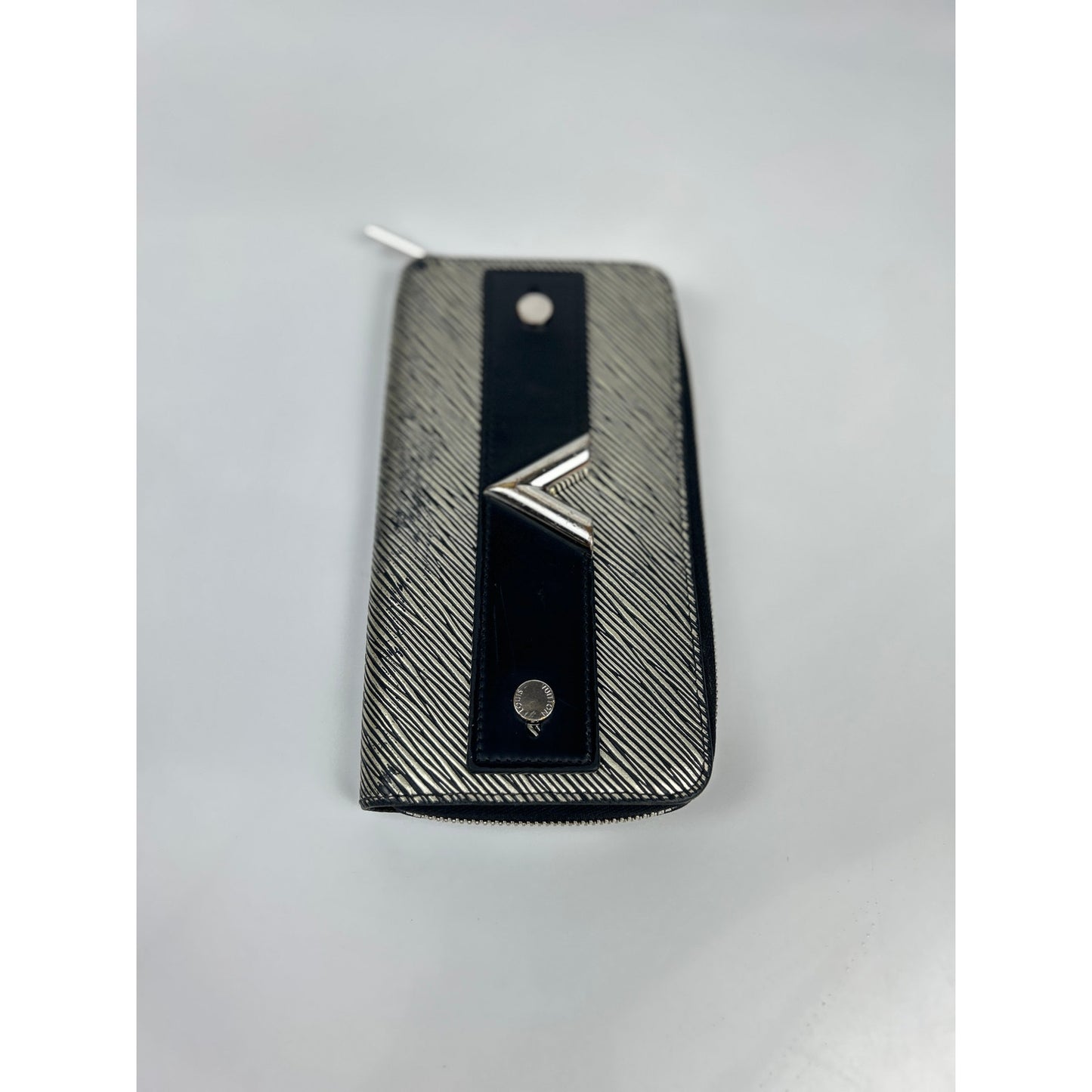Louis Vuitton Limited Edition Zippy Wallet V Epi Leather