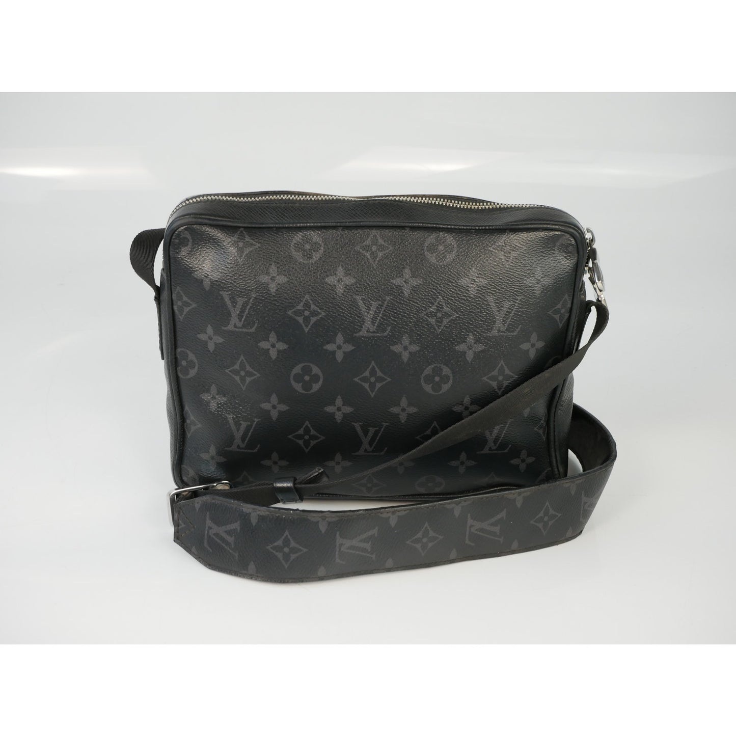 Louis Vuitton Outdoor Taiga Monogram Eclipse Messenger Bag