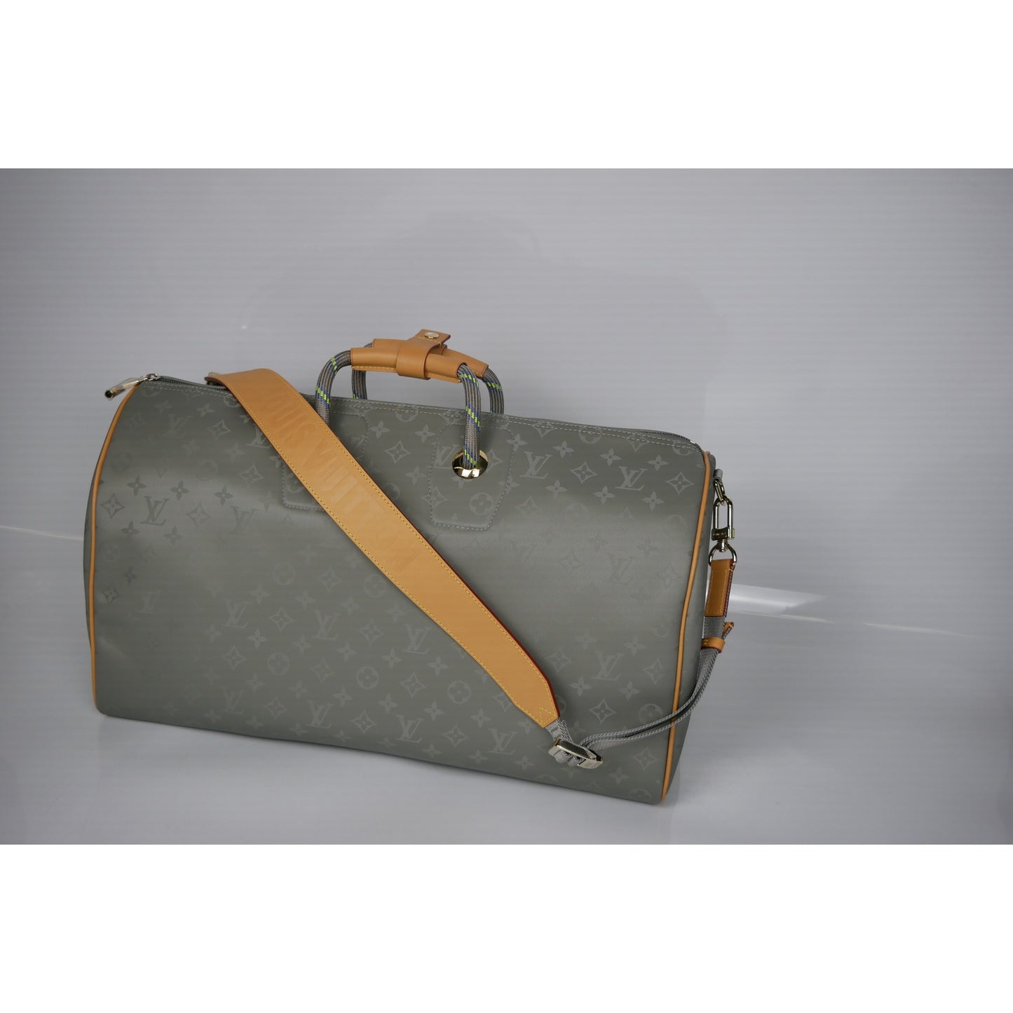 Louis Vuitton Titanium Bandouliere 50