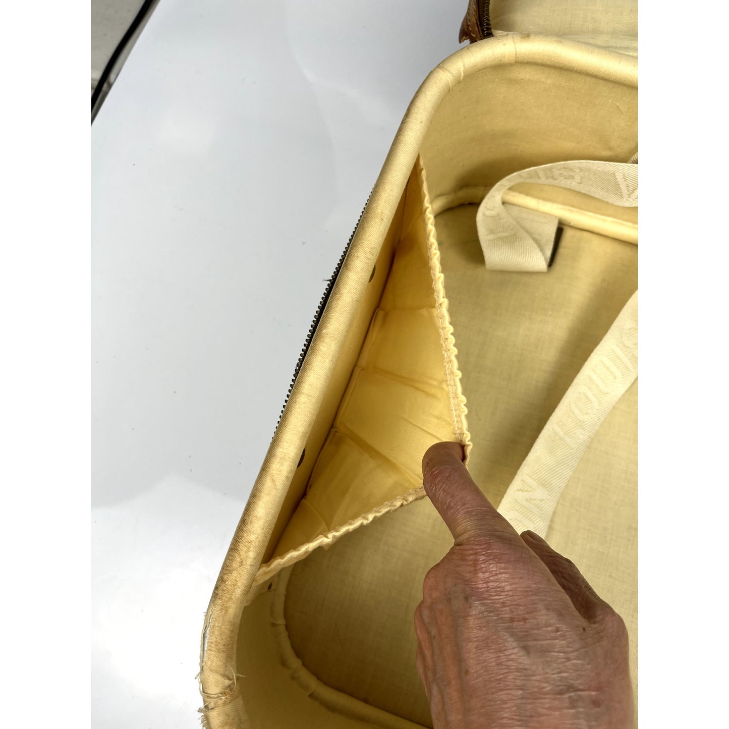 Louis Vuitton Monogram Stratos Trunk Luggage Holdall Bag