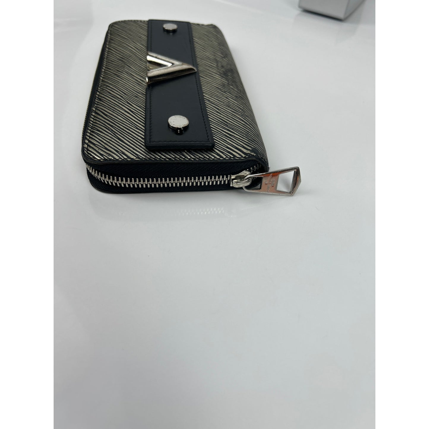Louis Vuitton Limited Edition Zippy Wallet V Epi Leather