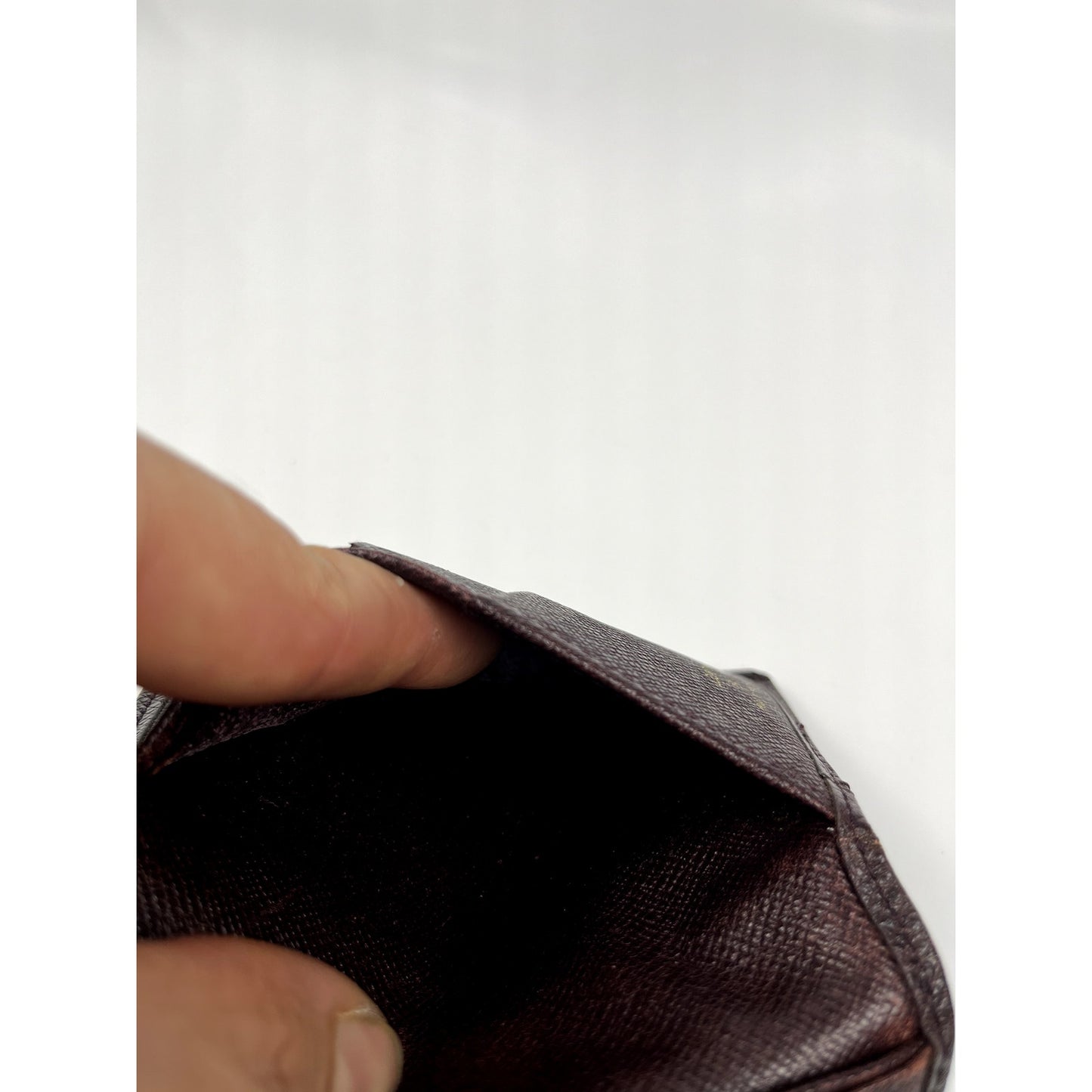 Louis Vuitton Bordeaux Taiga Leather Card Bifold Wallet
