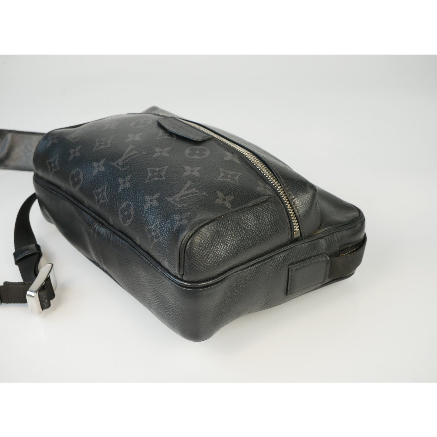 Louis Vuitton Outdoor Taiga Monogram Eclipse Messenger Bag