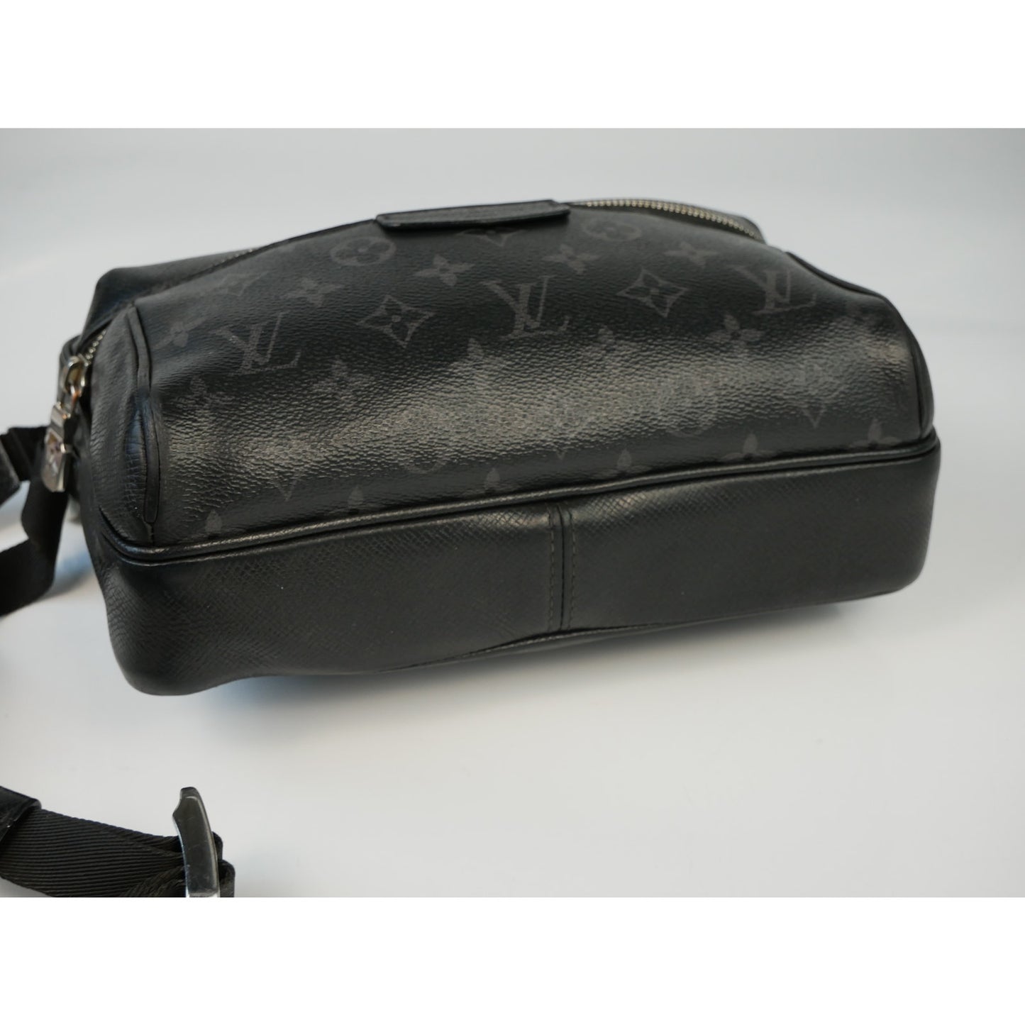 Louis Vuitton Outdoor Taiga Monogram Eclipse Messenger Bag