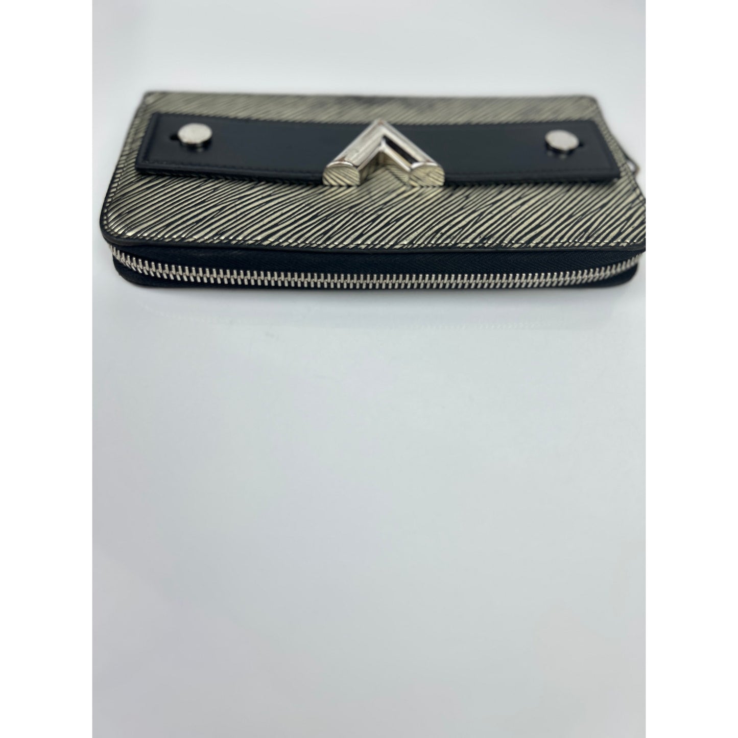 Louis Vuitton Limited Edition Zippy Wallet V  Epi Leather